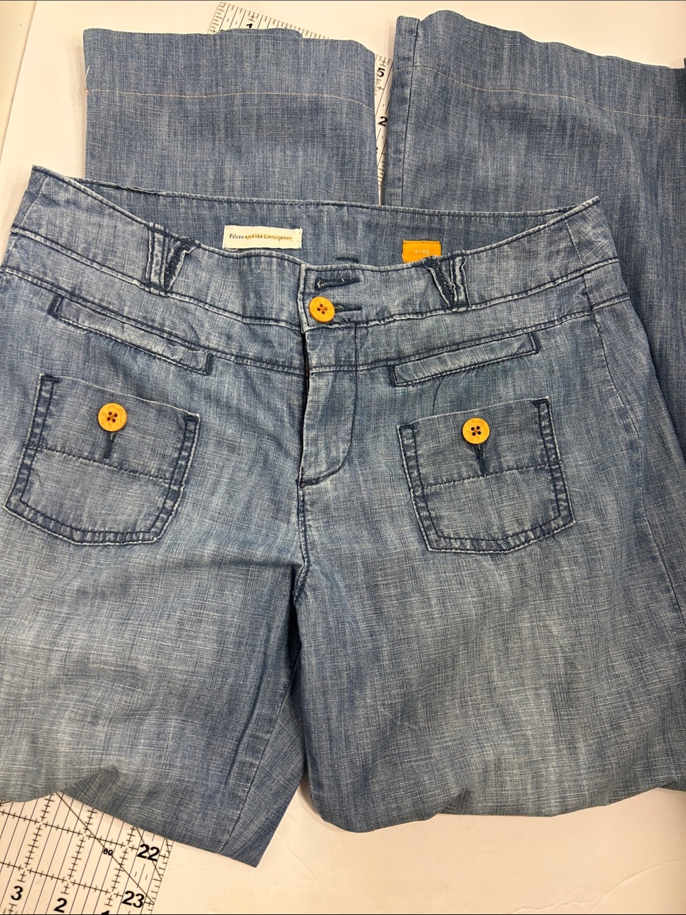 Pilcro size 29 
Wide leg